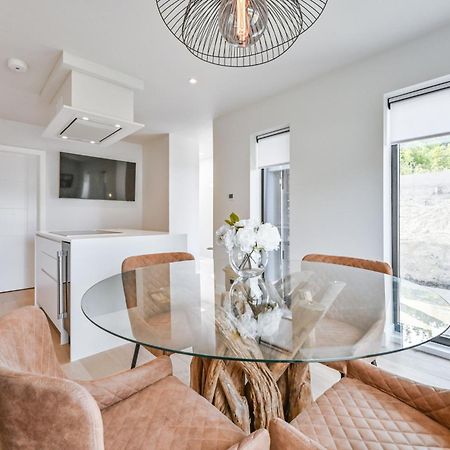 1 The Nest - Luxury Modern House Nr Beach & Bars With Sea Views & Free Parking Villa Charlestown  Ngoại thất bức ảnh