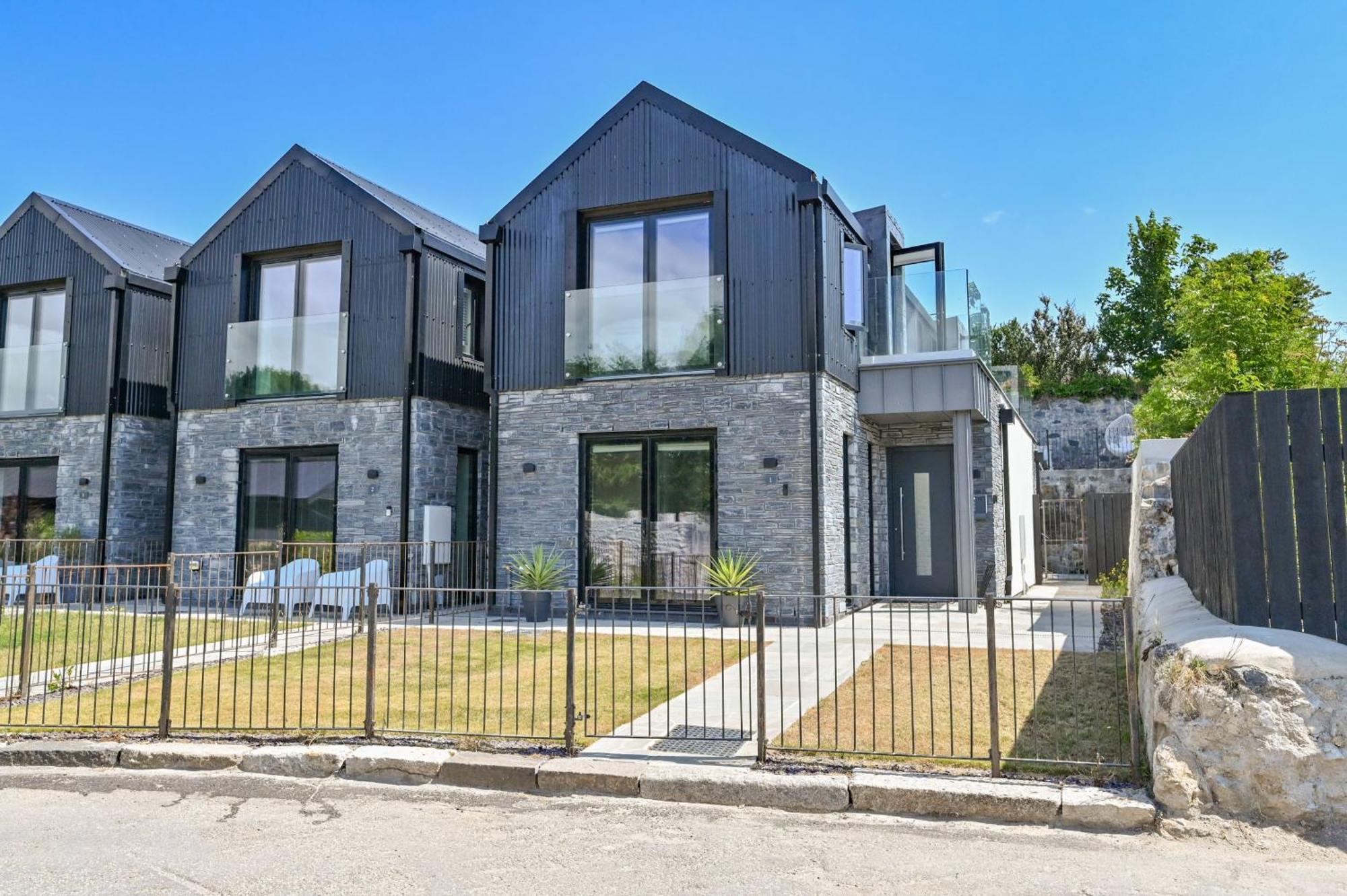 1 The Nest - Luxury Modern House Nr Beach & Bars With Sea Views & Free Parking Villa Charlestown  Ngoại thất bức ảnh